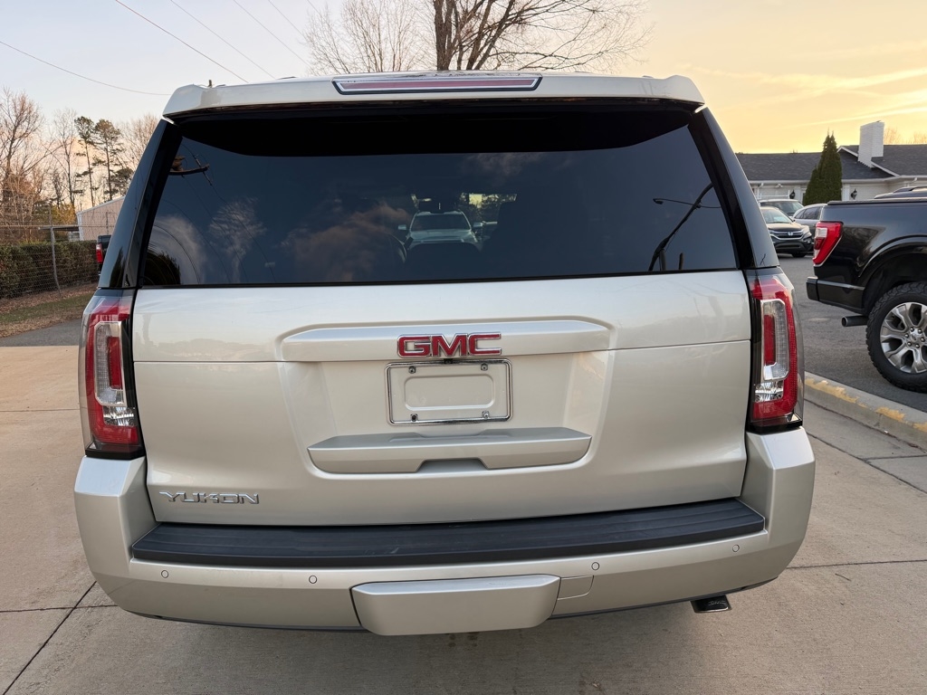 GMC Yukon SLT 4WD 2017
