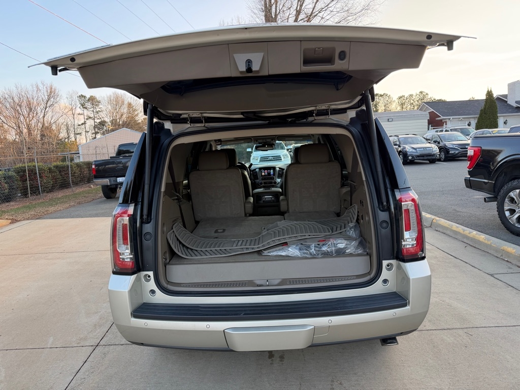 GMC Yukon SLT 4WD 2017