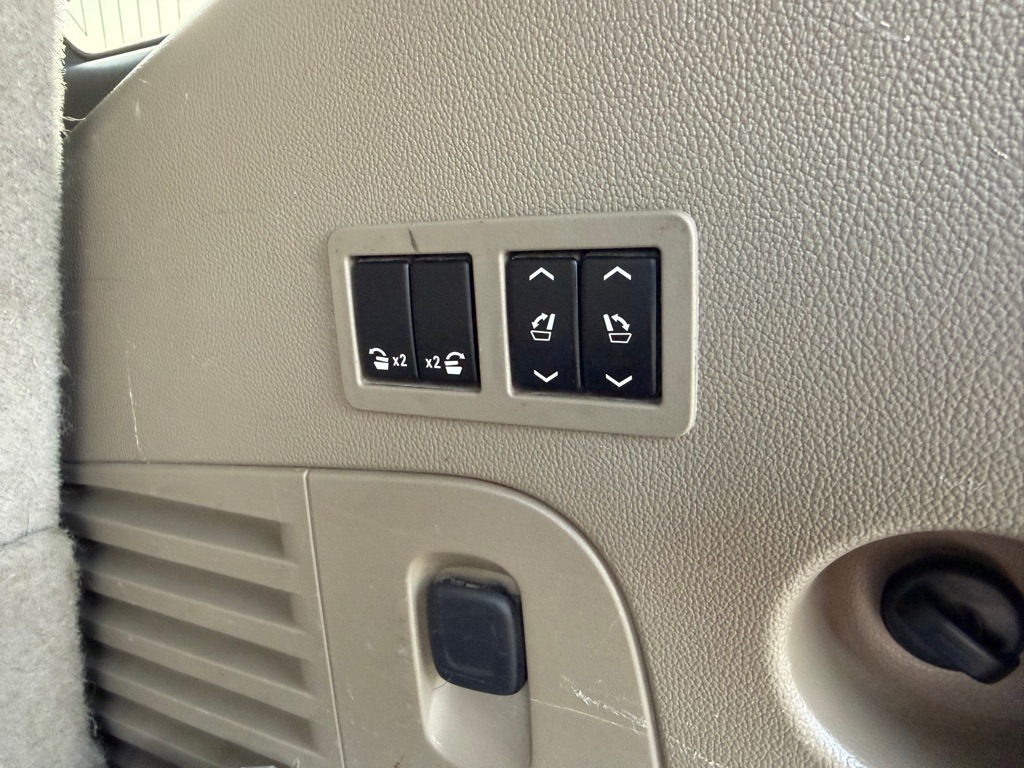 GMC Yukon SLT 4WD 2017