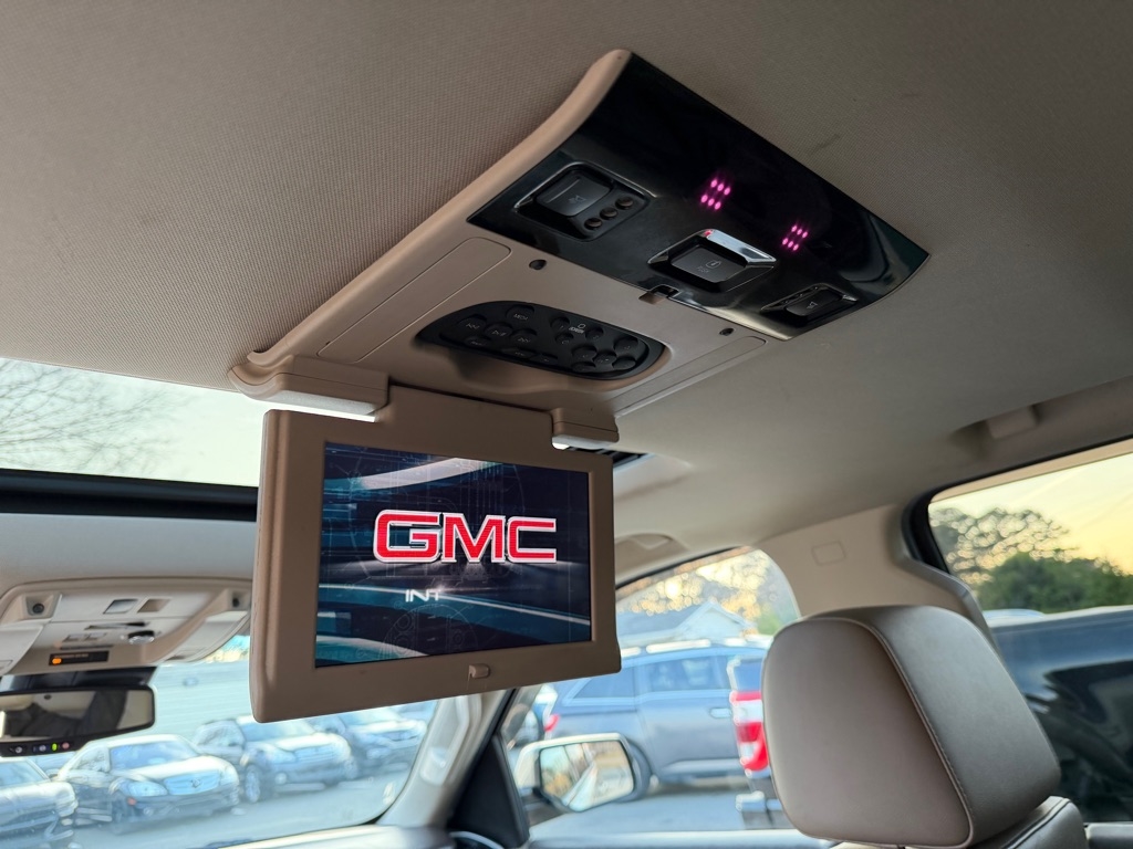 GMC Yukon SLT 4WD 2017