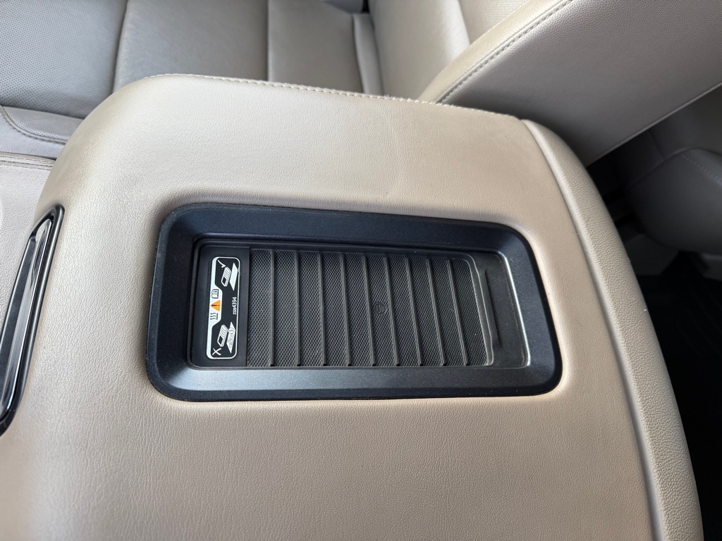 GMC Yukon SLT 4WD 2017