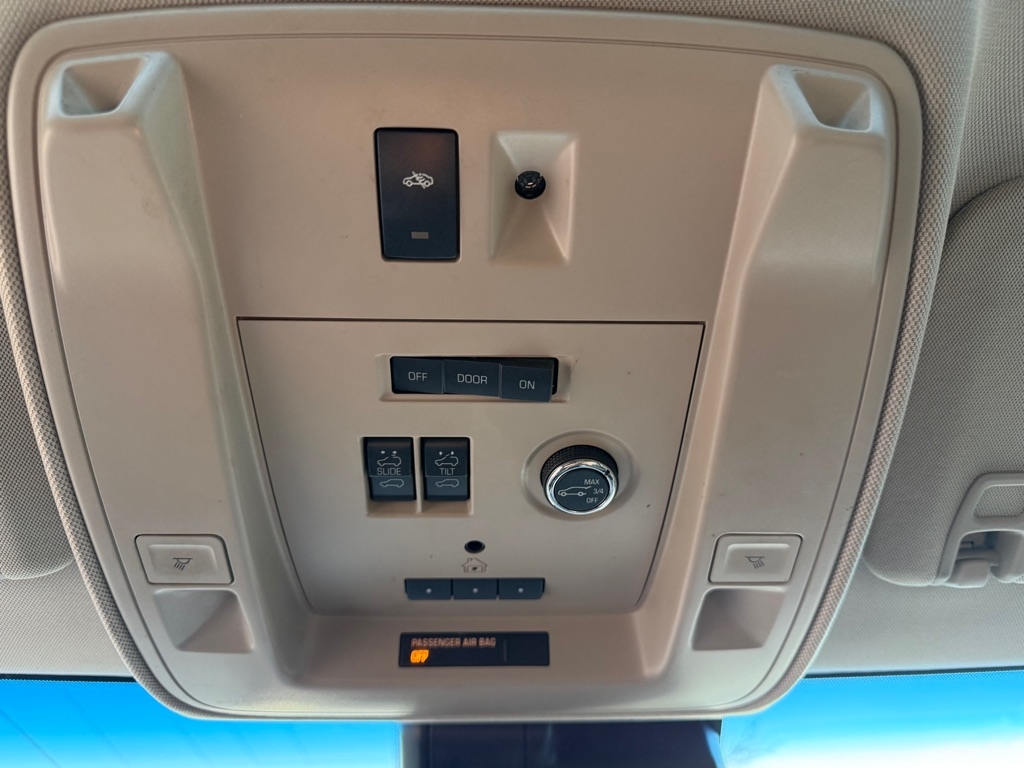 GMC Yukon SLT 4WD 2017