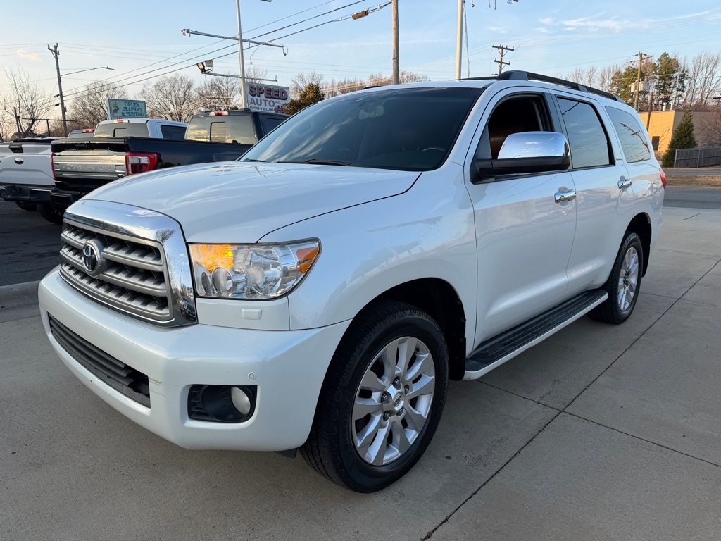 Toyota Sequoia Plantium 2WD 2011