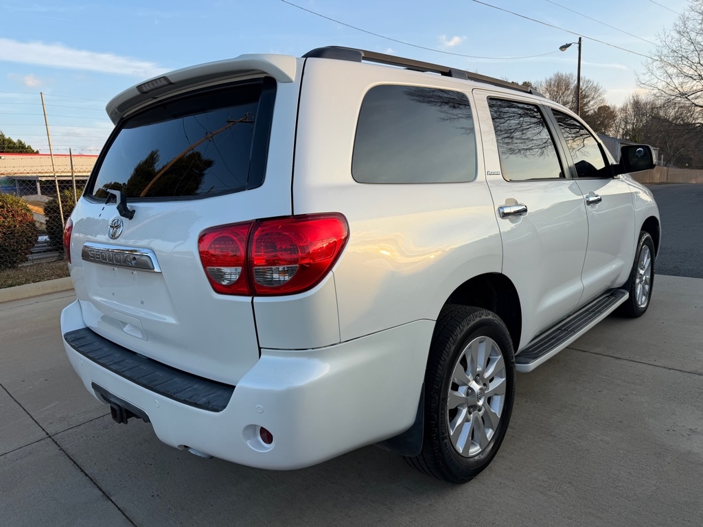 Toyota Sequoia Plantium 2WD 2011