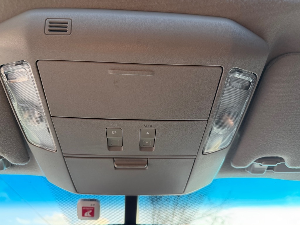 Toyota Sequoia Plantium 2WD 2011