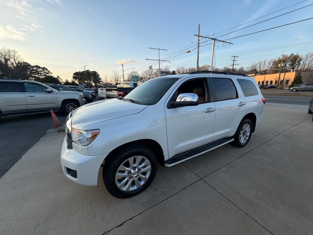 Toyota Sequoia Plantium 2WD 2011