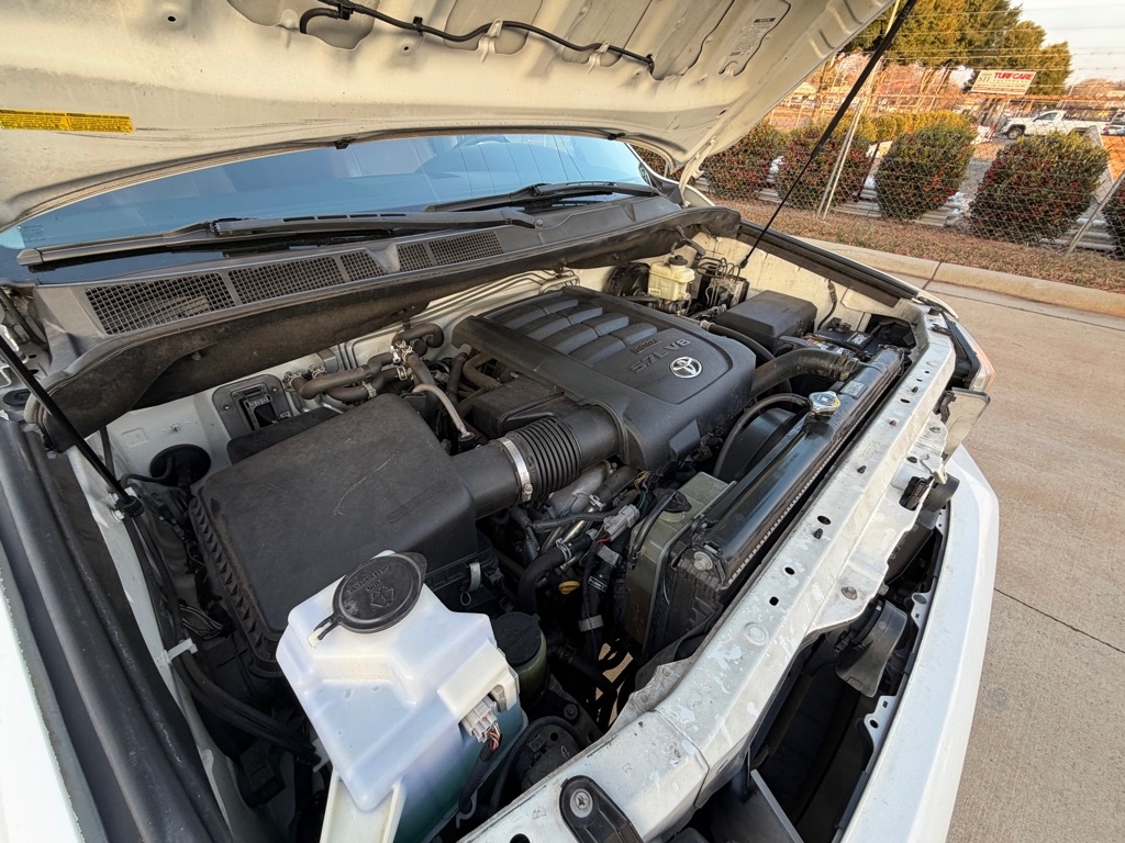 Toyota Sequoia Plantium 2WD 2011