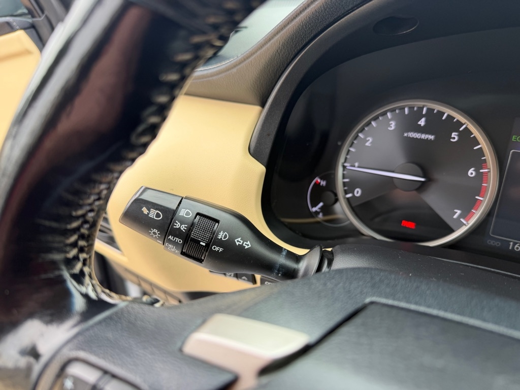 Lexus NX 200t FWD 2016