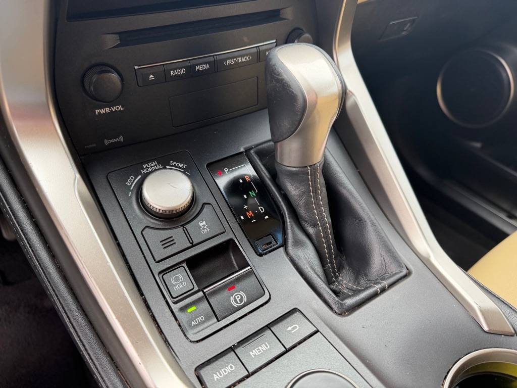 Lexus NX 200t FWD 2016