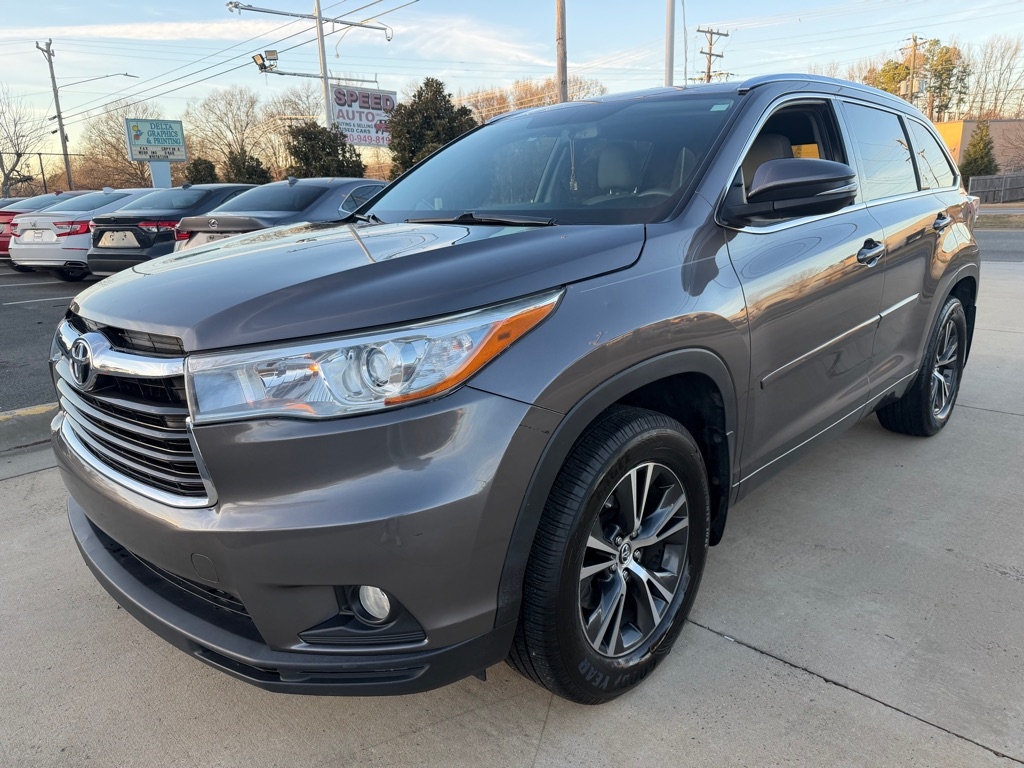 Toyota Highlander XLE AWD V6 2016