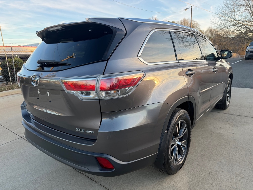 Toyota Highlander XLE AWD V6 2016