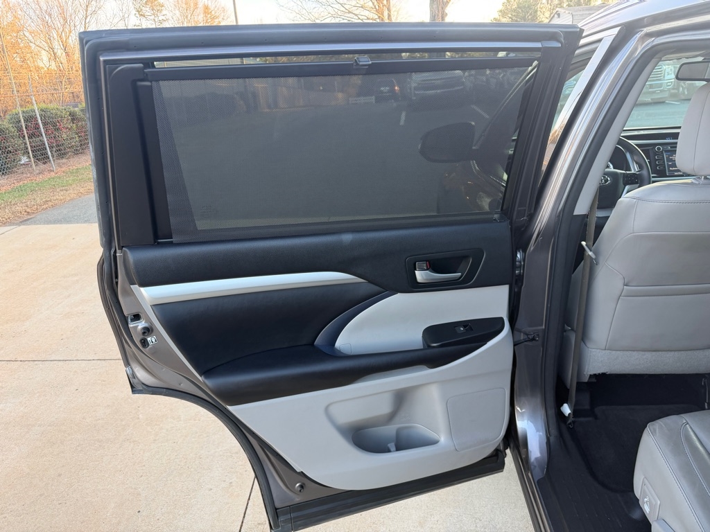 Toyota Highlander XLE AWD V6 2016