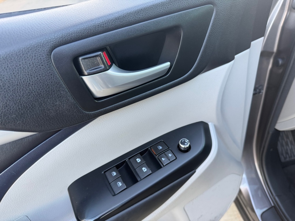 Toyota Highlander XLE AWD V6 2016