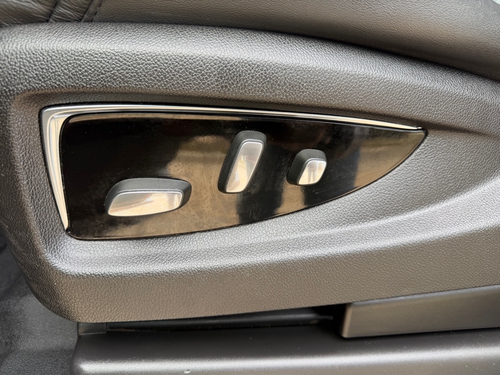 Cadillac Escalade Premium 4WD 2016