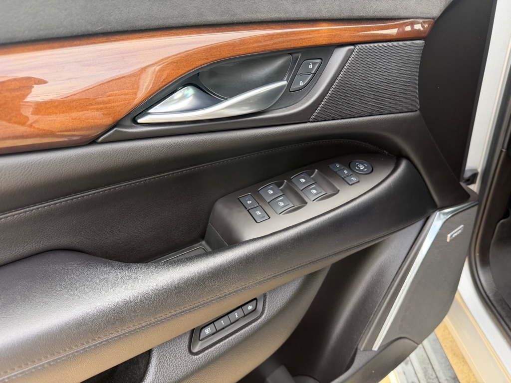 Cadillac Escalade Premium 4WD 2016