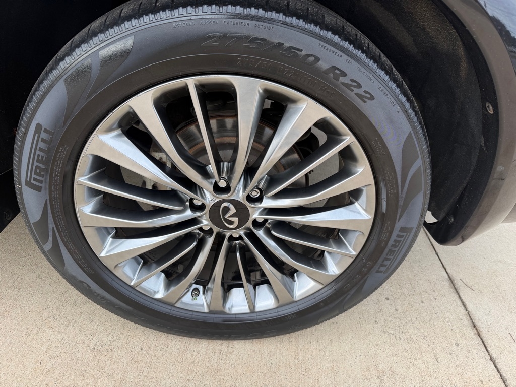 Infiniti QX80 LUXE 2019