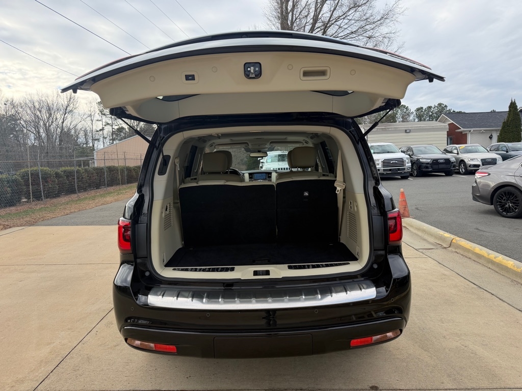 Infiniti QX80 LUXE 2019