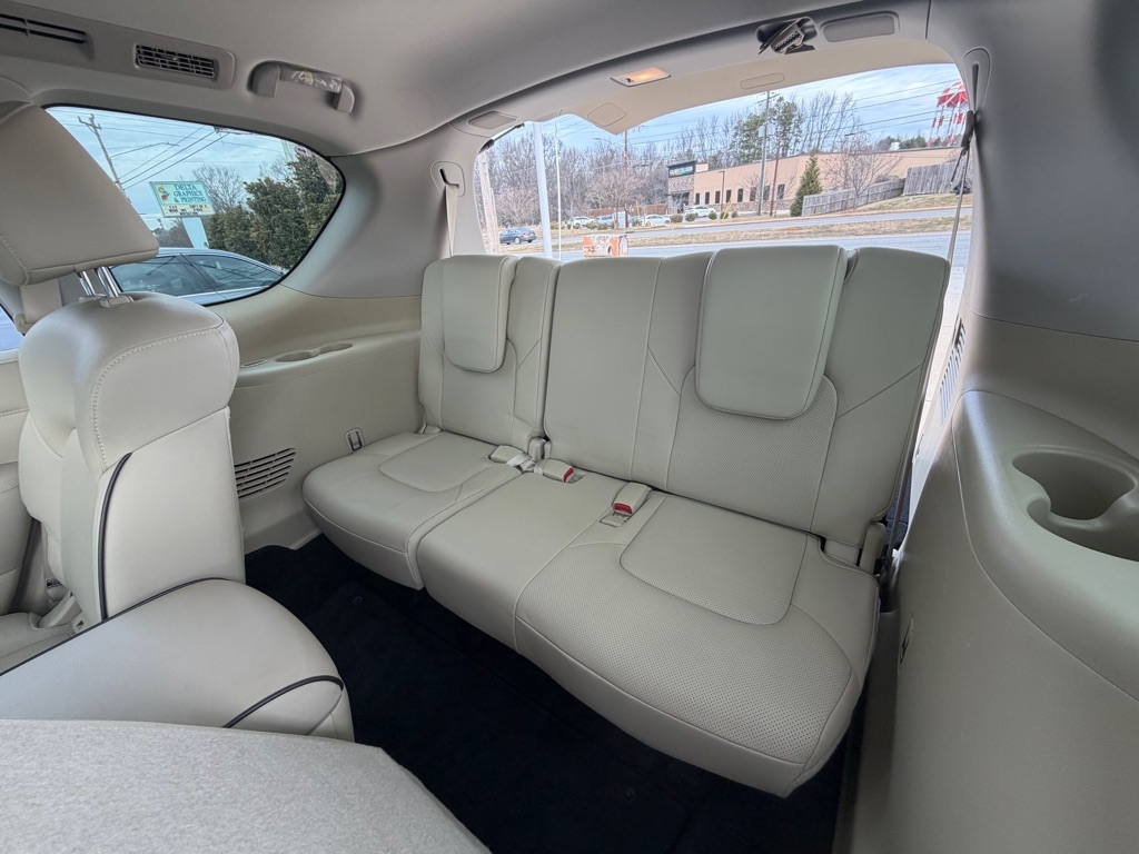 Infiniti QX80 LUXE 2019