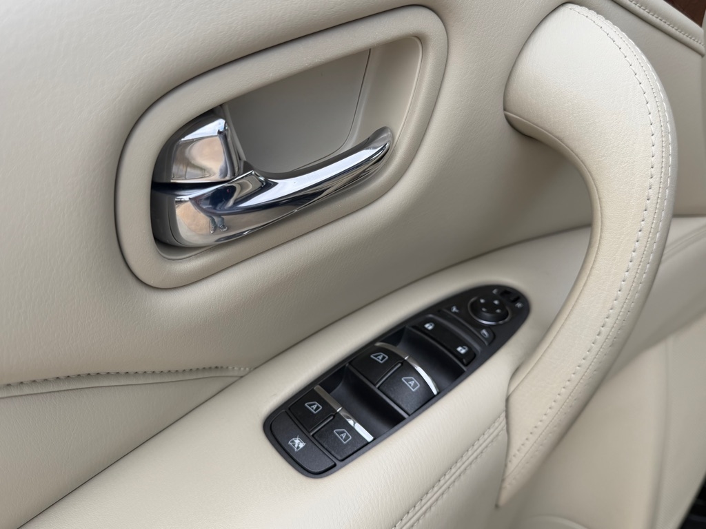 Infiniti QX80 LUXE 2019