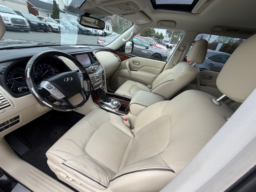 Infiniti QX80 LUXE 2019