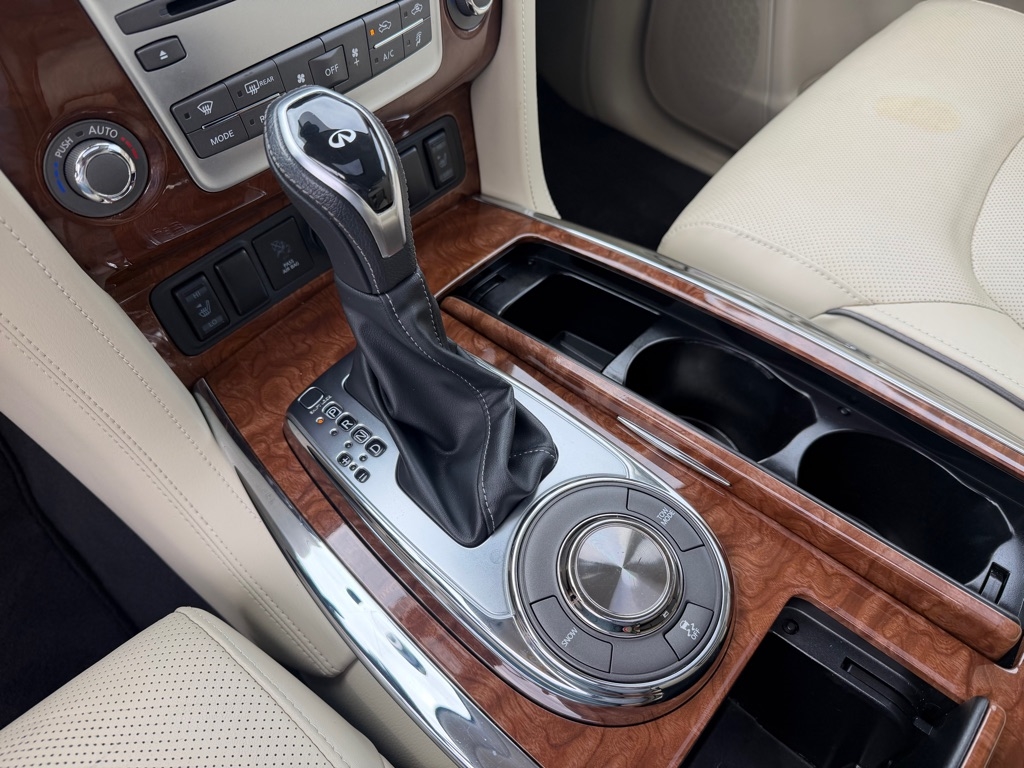 Infiniti QX80 LUXE 2019