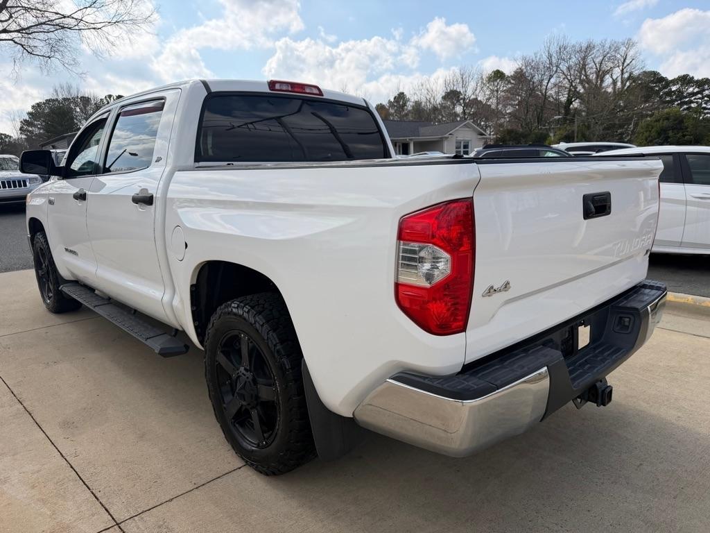 Toyota Tundra SR5 5.7L V8 FFV CrewMax 4WD 2016