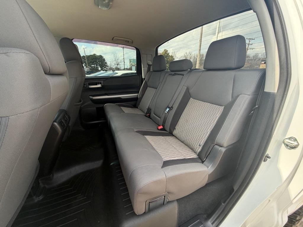 Toyota Tundra SR5 5.7L V8 FFV CrewMax 4WD 2016