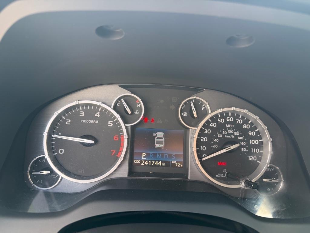 Toyota Tundra SR5 5.7L V8 FFV CrewMax 4WD 2016