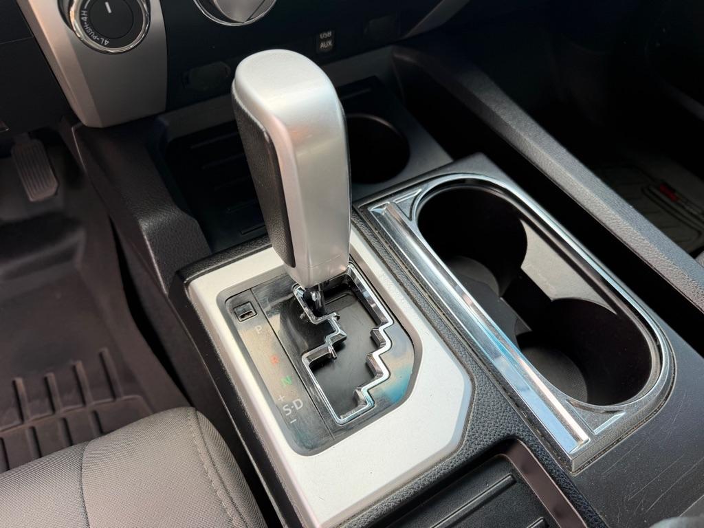 Toyota Tundra SR5 5.7L V8 FFV CrewMax 4WD 2016