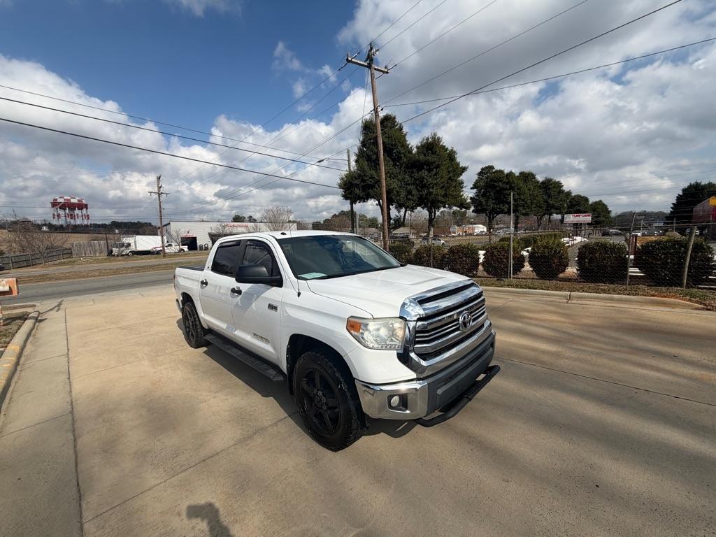 Toyota Tundra SR5 5.7L V8 FFV CrewMax 4WD 2016