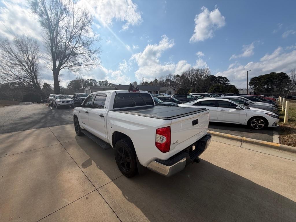 Toyota Tundra SR5 5.7L V8 FFV CrewMax 4WD 2016