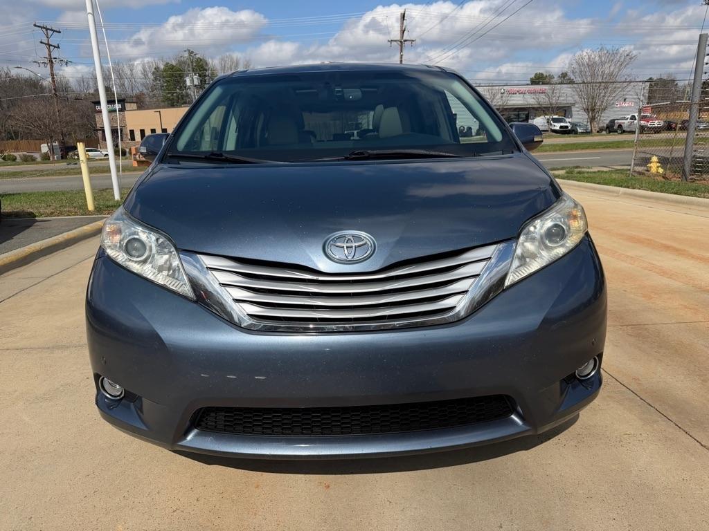 Toyota Sienna XLE FWD 8-Passenger V6 2014