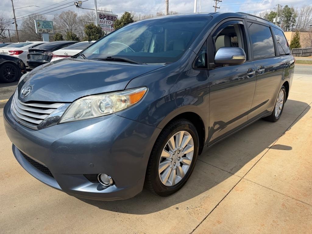 Toyota Sienna XLE FWD 8-Passenger V6 2014
