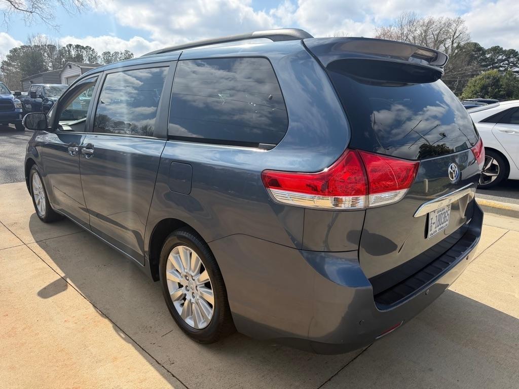 Toyota Sienna XLE FWD 8-Passenger V6 2014