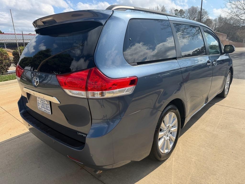 Toyota Sienna XLE FWD 8-Passenger V6 2014