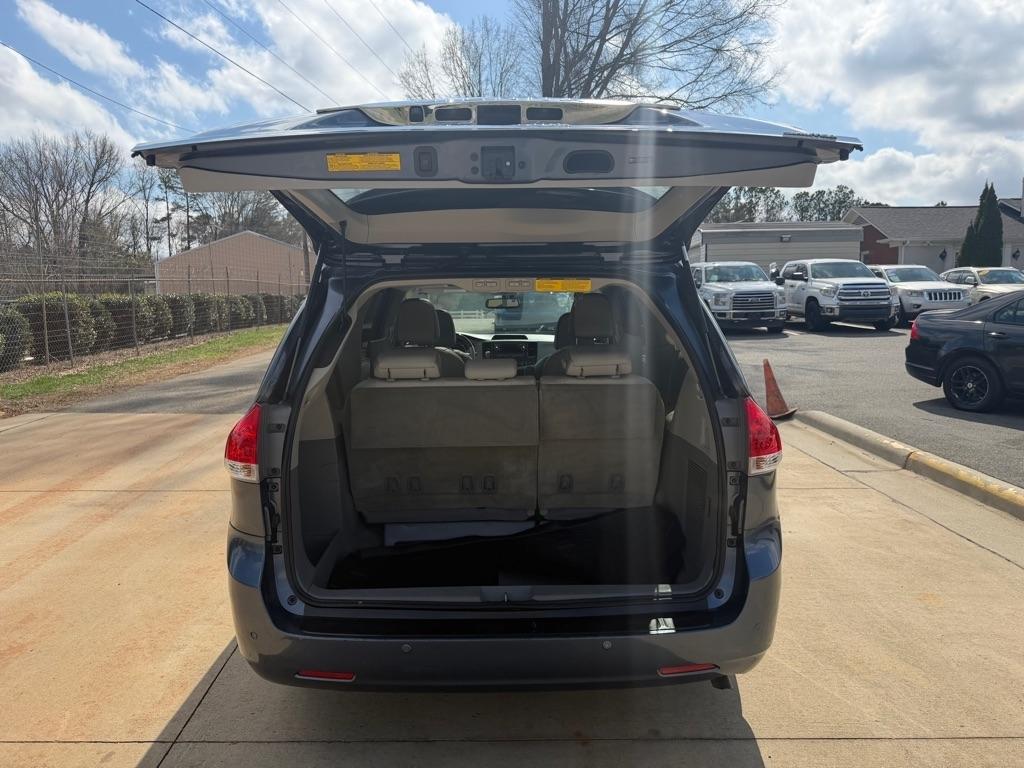 Toyota Sienna XLE FWD 8-Passenger V6 2014