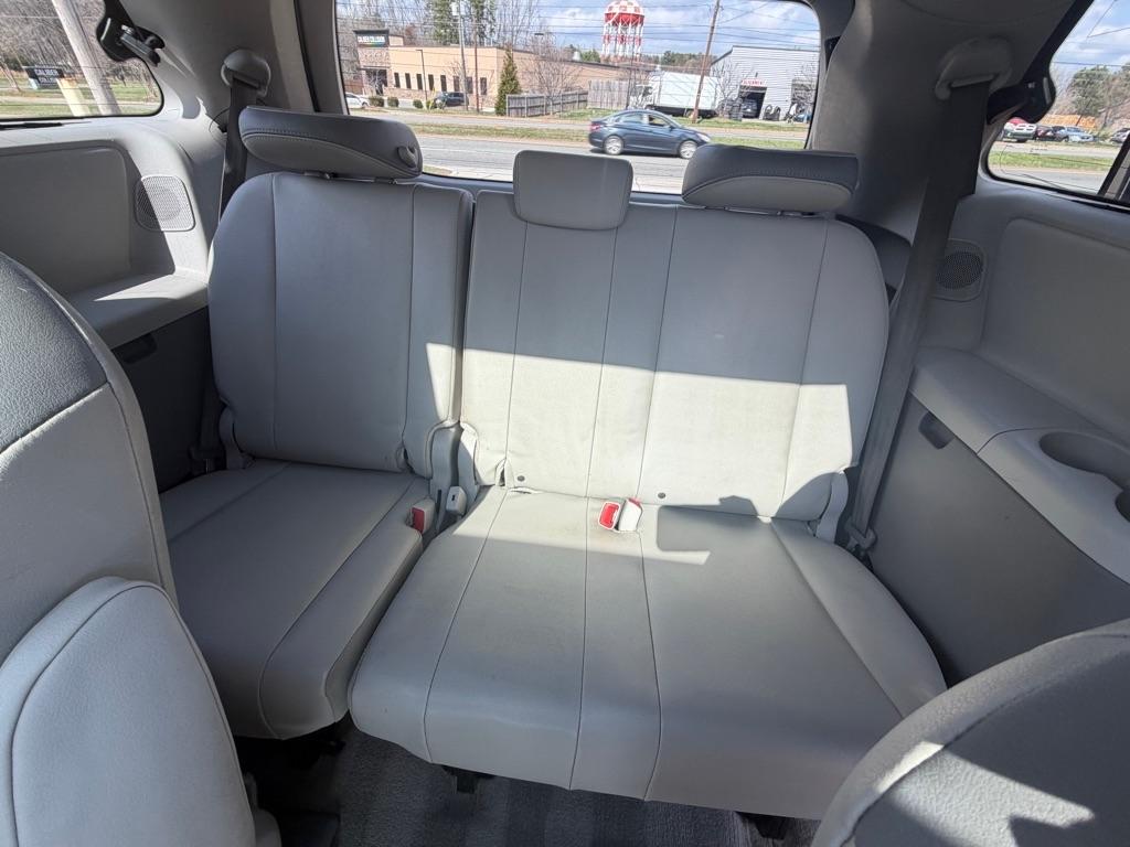 Toyota Sienna XLE FWD 8-Passenger V6 2014