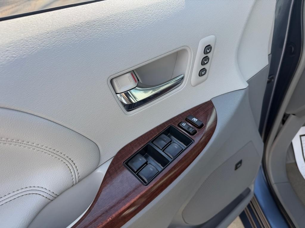 Toyota Sienna XLE FWD 8-Passenger V6 2014