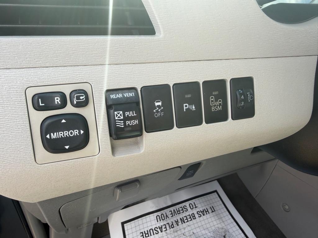 Toyota Sienna XLE FWD 8-Passenger V6 2014