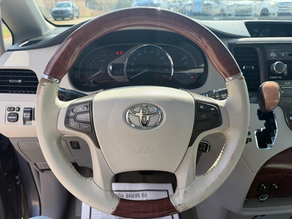 Toyota Sienna XLE FWD 8-Passenger V6 2014