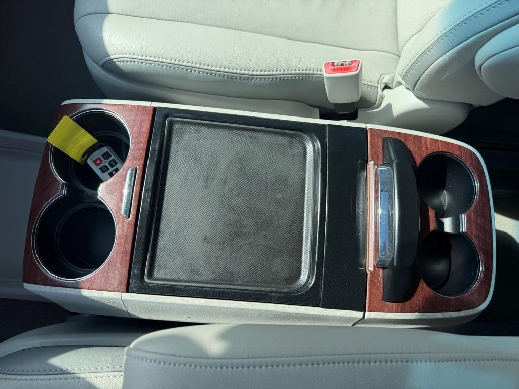 Toyota Sienna XLE FWD 8-Passenger V6 2014