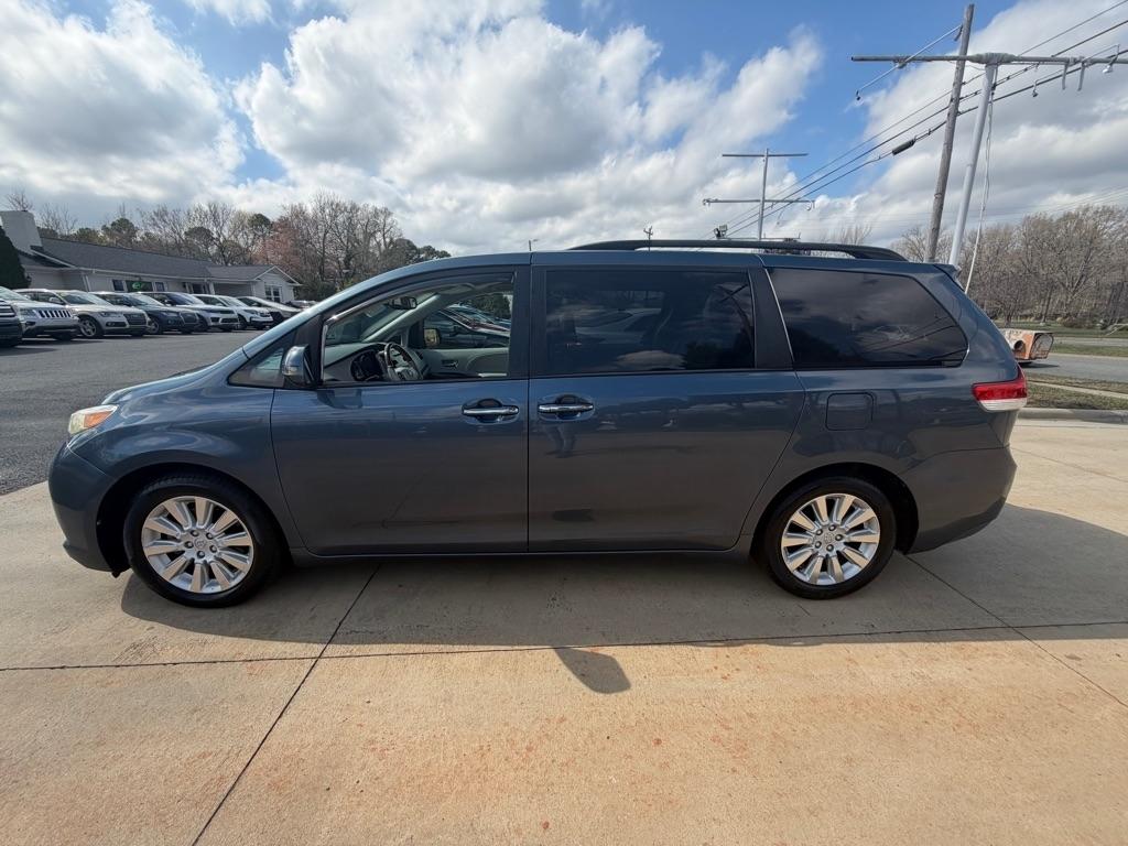 Toyota Sienna XLE FWD 8-Passenger V6 2014