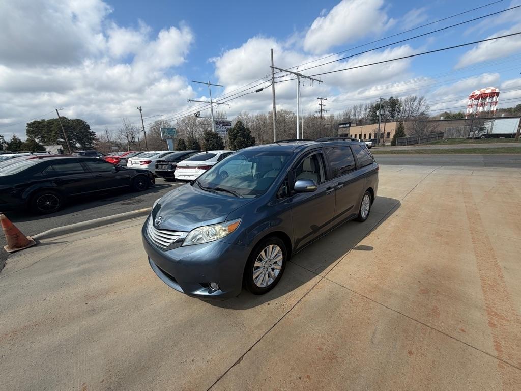 Toyota Sienna XLE FWD 8-Passenger V6 2014