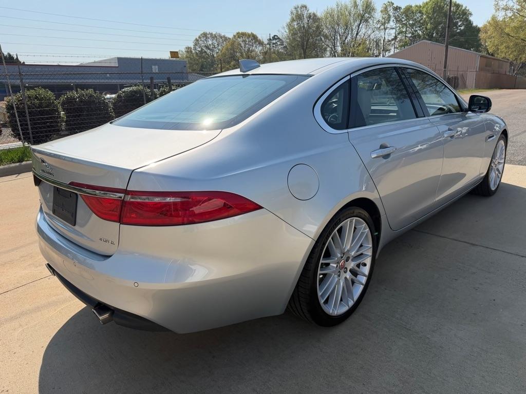 Jaguar XF-Series 35t Prestige 2017