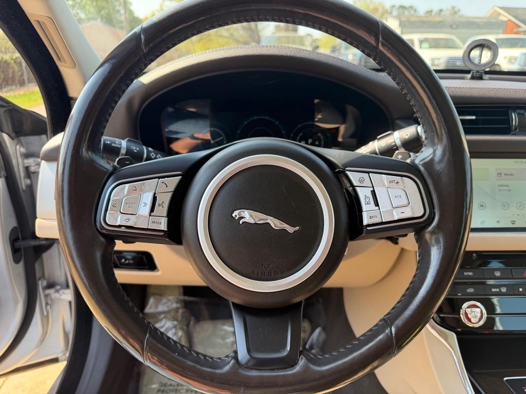 Jaguar XF-Series 35t Prestige 2017