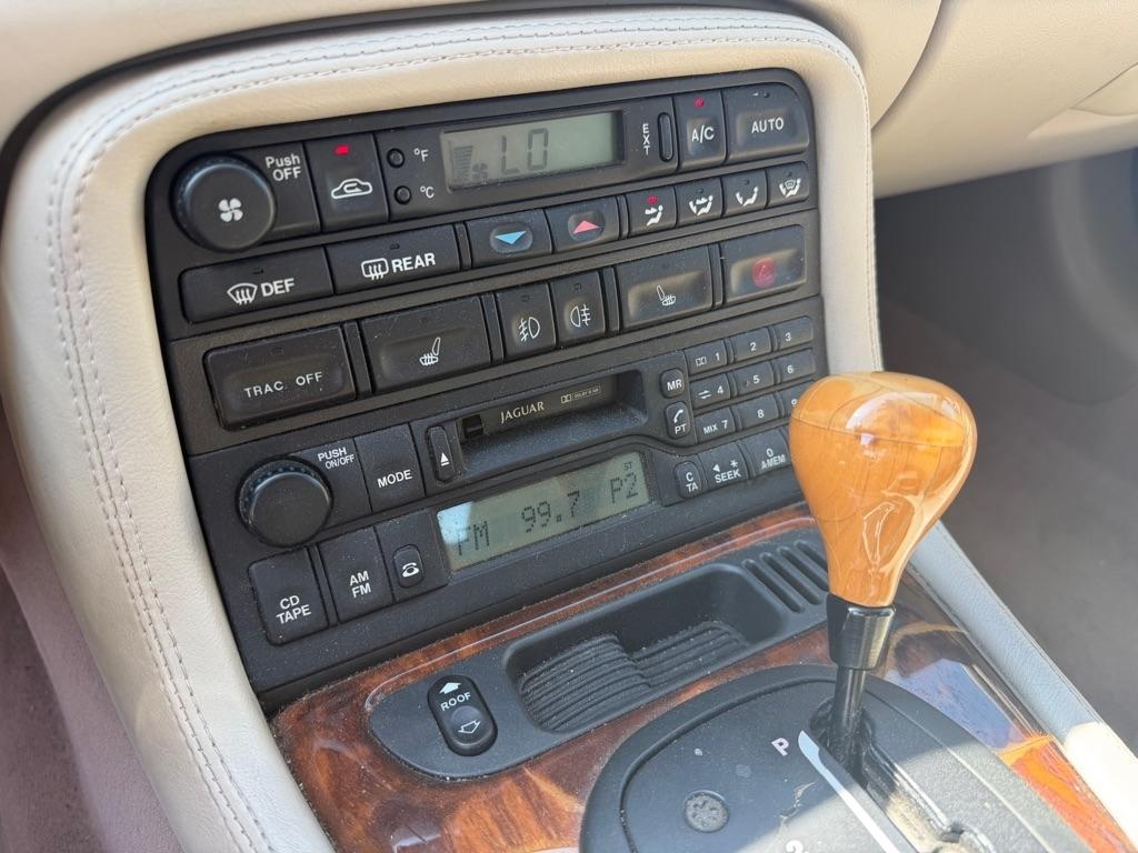 Jaguar XK-Series XK8 Convertible 2002