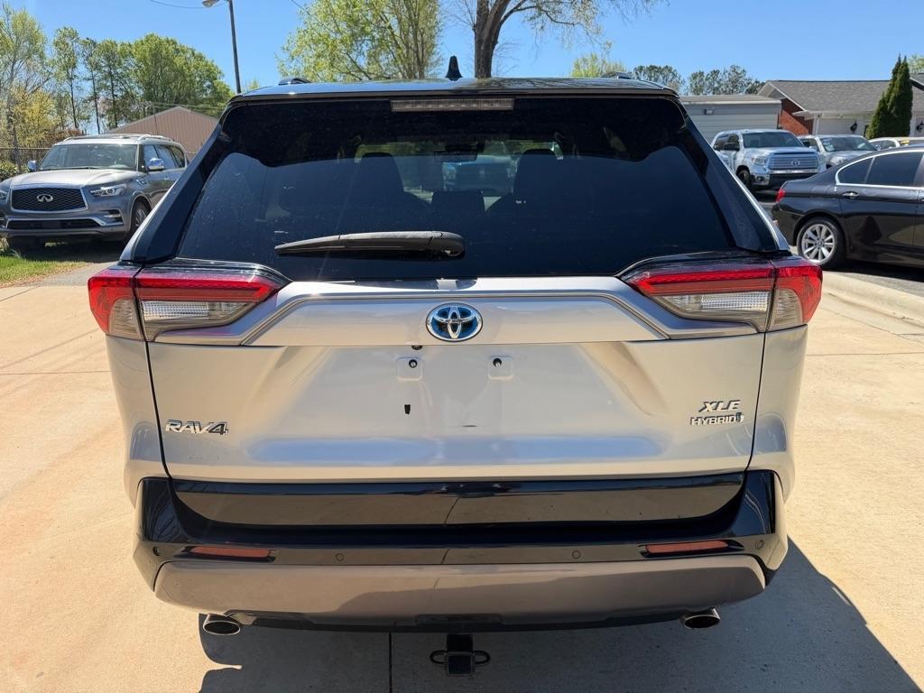 Toyota RAV4 Hybrid XSE 2020