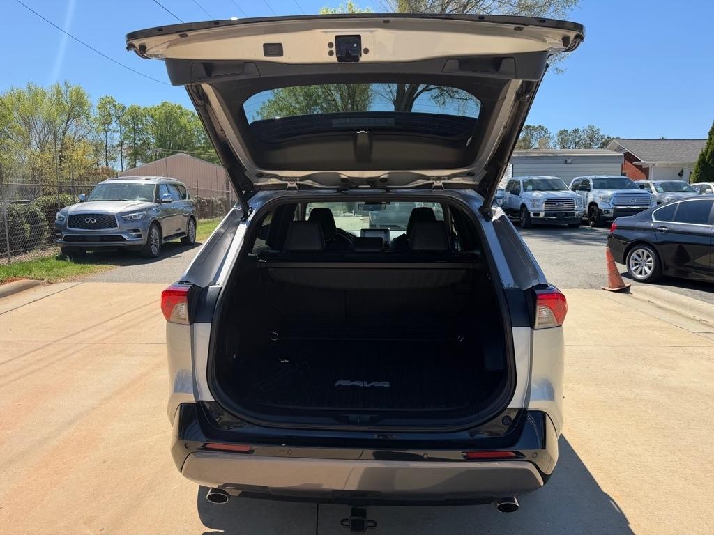 Toyota RAV4 Hybrid XSE 2020