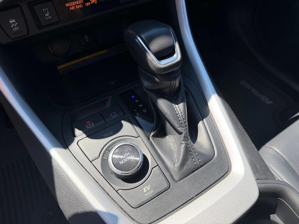 Toyota RAV4 Hybrid XSE 2020