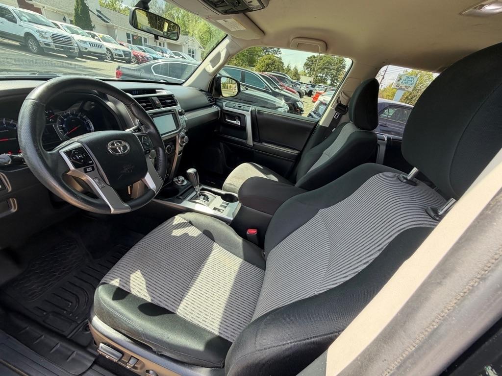 Toyota 4Runner SR5 4WD 2017